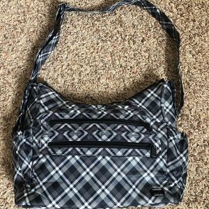 Lug crossbody
